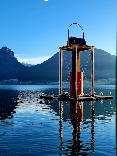 Friedenslichtlaterne im Wolfgangsee